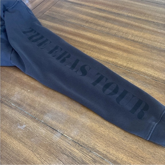 Taylor Swift The Eras Tour Black Hoodie Sweatshirt  Large Official Concert Merch - Picture 10 of 15